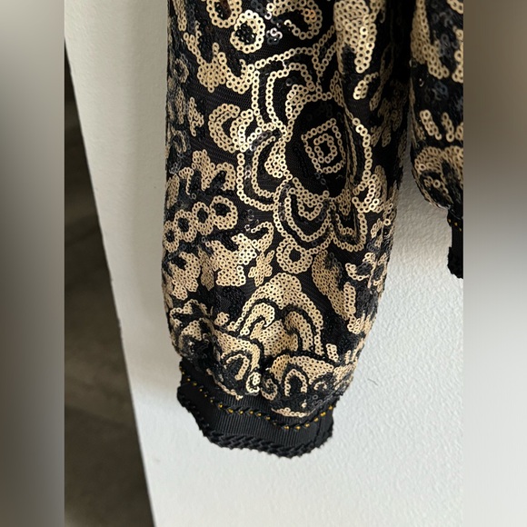 Sequin gold and black bomber jacket. Size 12. Zipper works great. - Picture 6 of 8